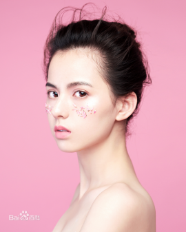 Хуан Сяоин (1)